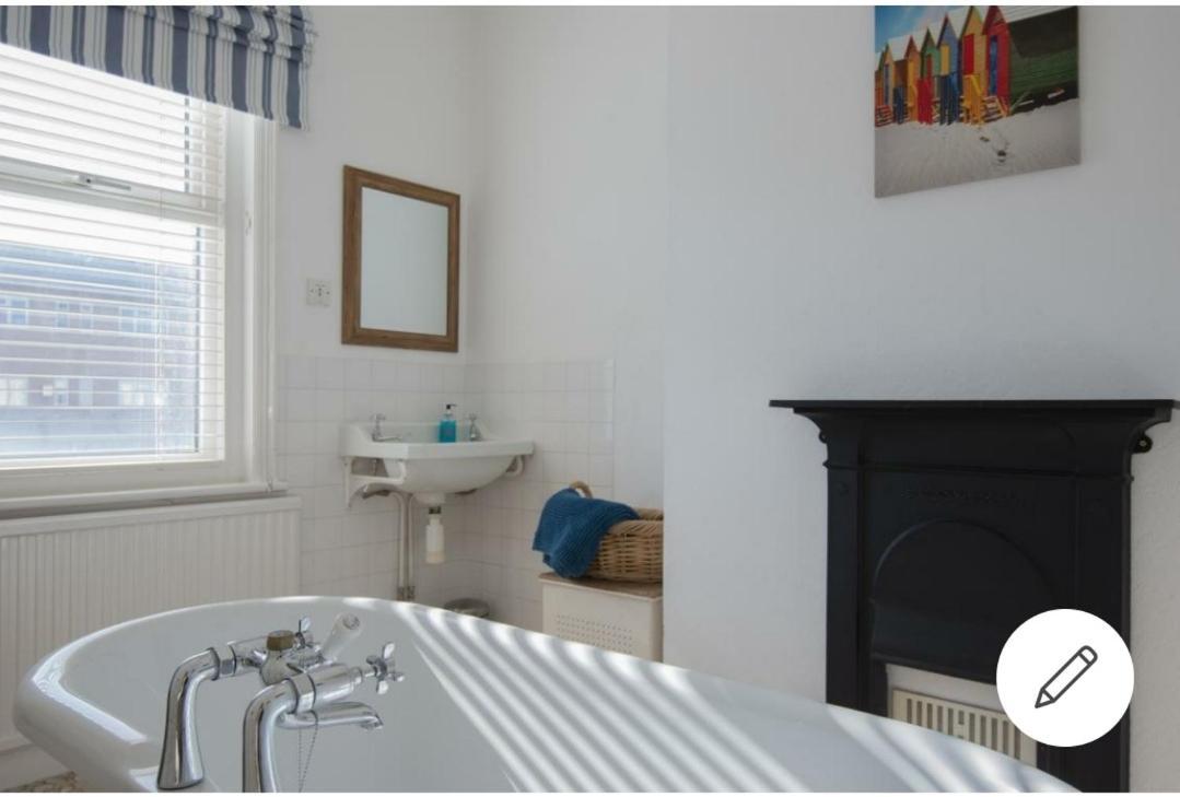 Coastal Chic Bed and Breakfast Bexhill-on-Sea Exterior foto